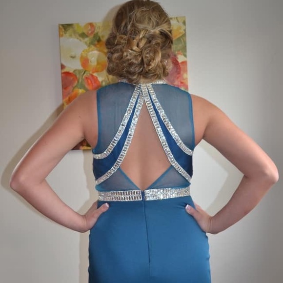 Prom dress.  A short train bustles beautifully. - Picture 2 of 2